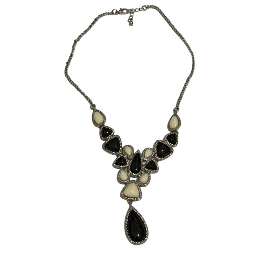 Black and white necklace